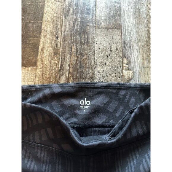 Alo Yoga Airbrush Leggings High Waist Black and Gray Pattern Size Small - Picture 3 of 4